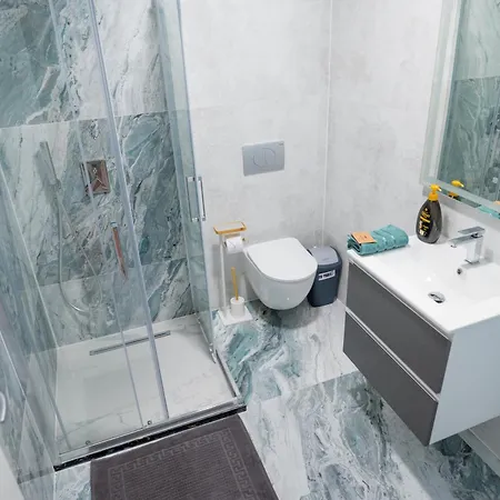 White Titanic Sea View Apartman