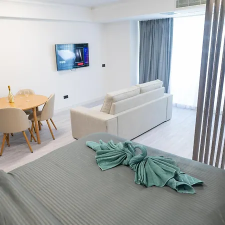 White Titanic Sea View Apartman Năvodari