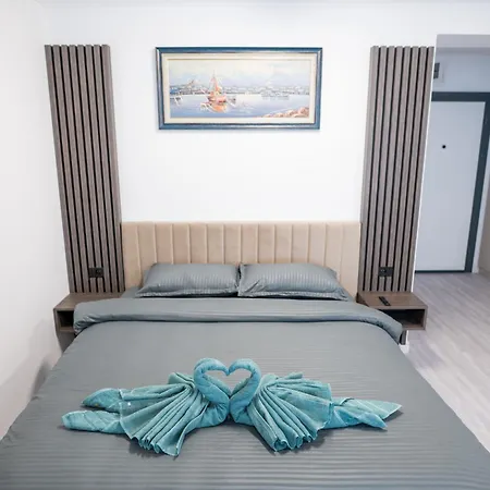 White Titanic Sea View Apartman