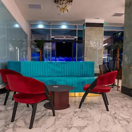 White Titanic Sea View Apartman Năvodari